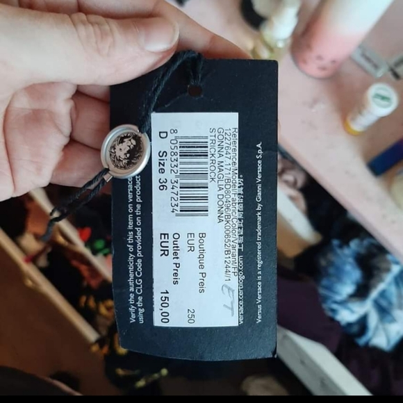 Versace pencil skirt - Picture 3 of 4